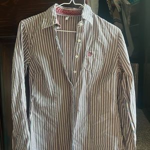 Women’s size small cinch button up
